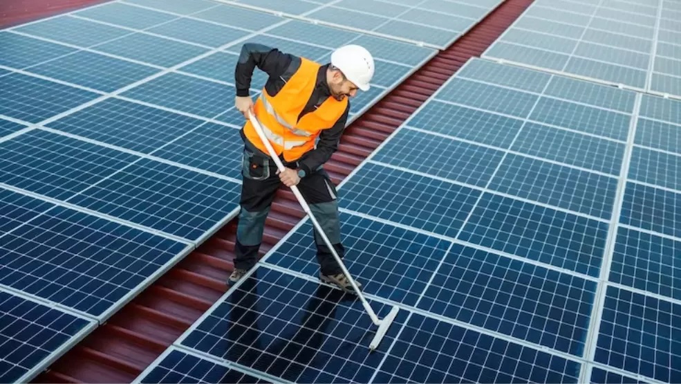 professional solar panel cleaning company